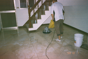 清洗地板